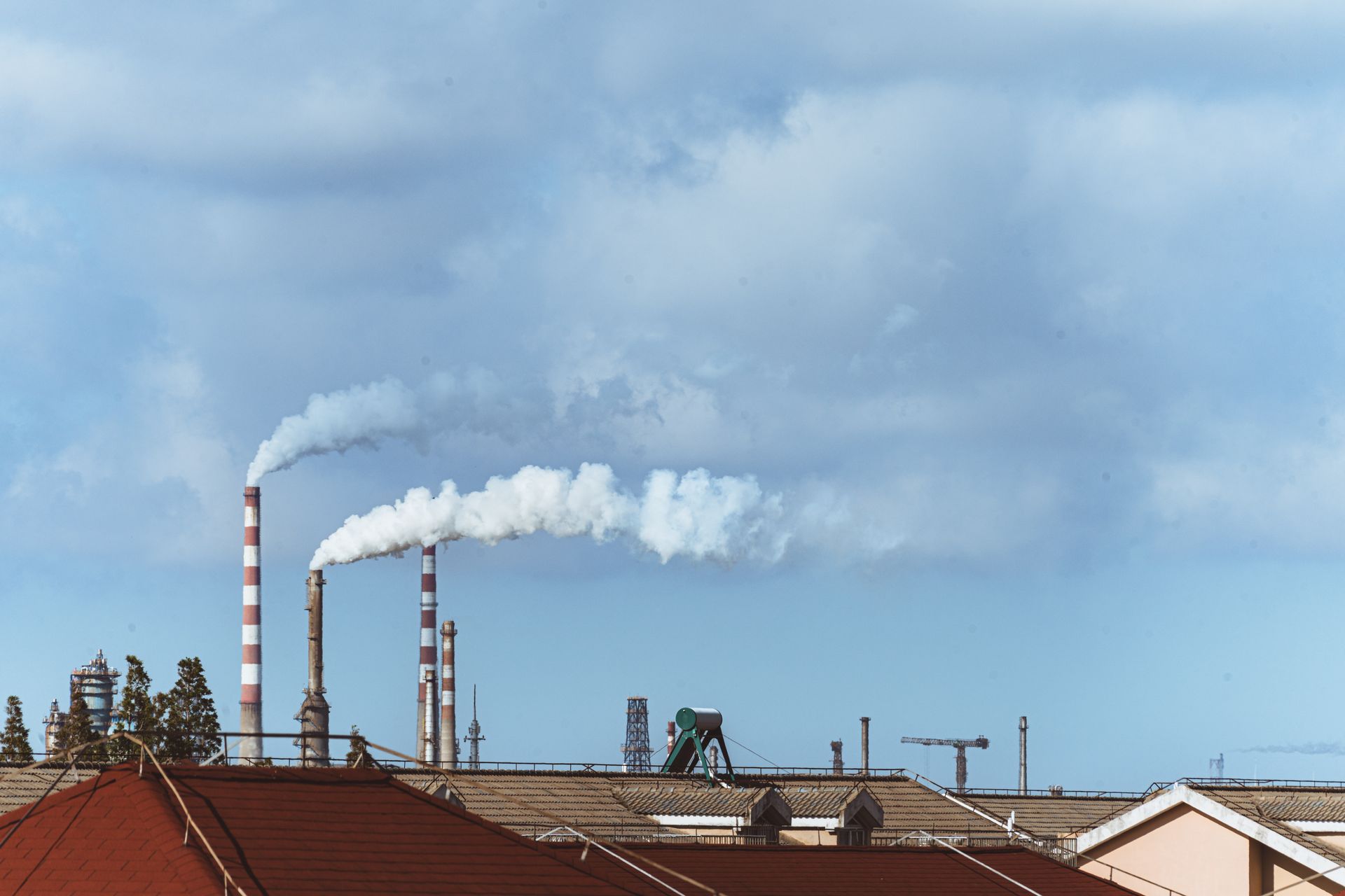 Descubre con enerBit cómo la huella de carbono afecta la energía de tu hogar.